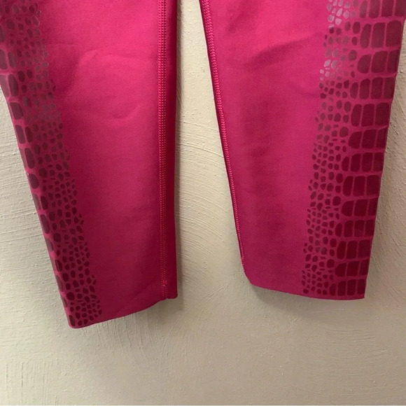 Ultracor Lux Essentials Crocodile Legging in Pink Size Medium - Picture 8 of 15